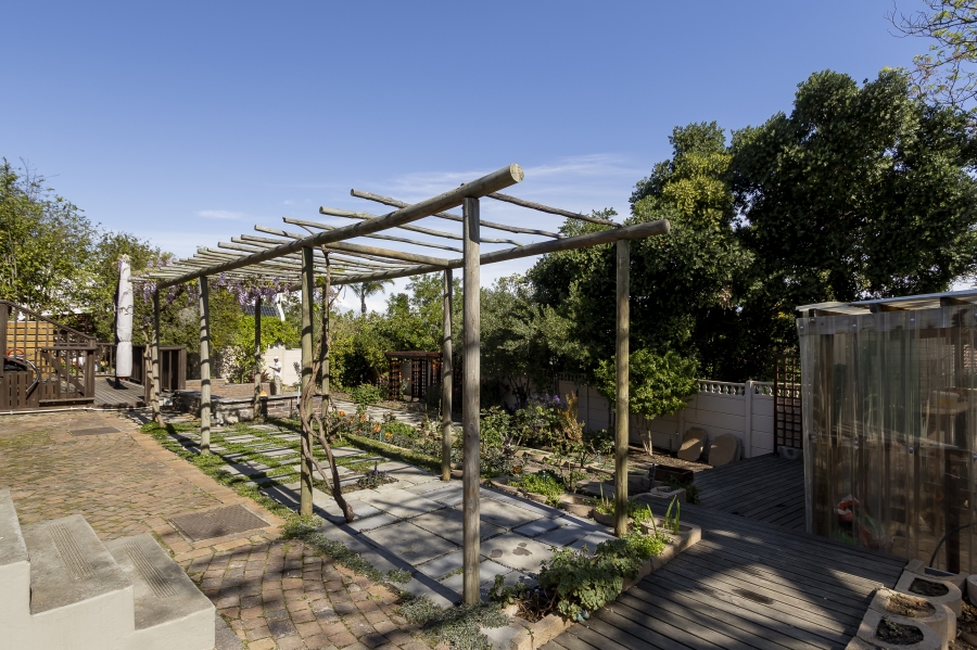 To Let 4 Bedroom Property for Rent in Die Wingerd Western Cape